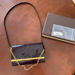 Louis Vuitton PuchetteANA Vernis Amarante w/crossbody strap